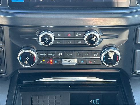 New 2026 Ford F250 Lariat w/ Black Appearance Package image 24