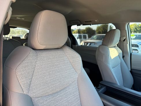 Certified 2024 Toyota Sienna LE image 15
