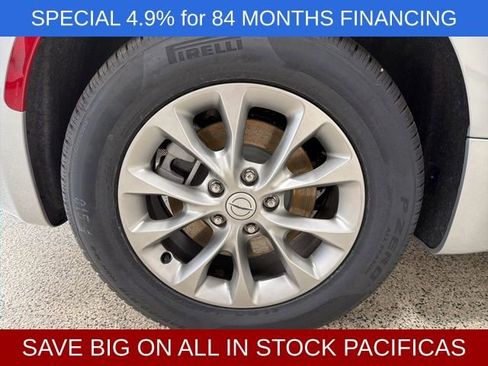 New 2026 Chrysler Pacifica Select AWD/4WD image 31