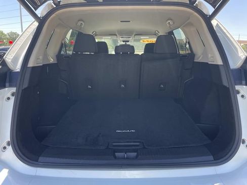 Used 2024 Nissan Rogue SV FWD image 8