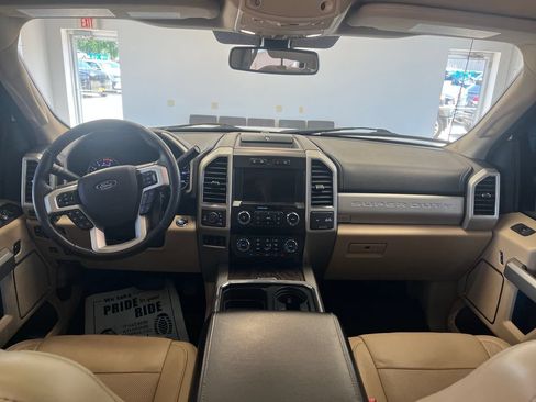 Used 2019 Ford F250 Lariat w/ Lariat Ultimate Package AWD/4WD image 13
