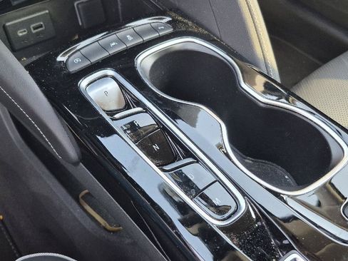 Used 2023 Buick Envision Essence FWD image 10