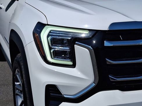 Certified 2026 GMC Terrain Elevation AWD/4WD image 9