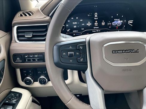Used 2023 GMC Yukon Denali AWD/4WD image 24