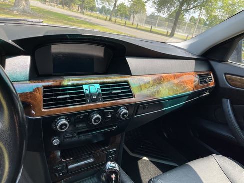 Used 2008 BMW 528xi Sedan AWD/4WD image 31