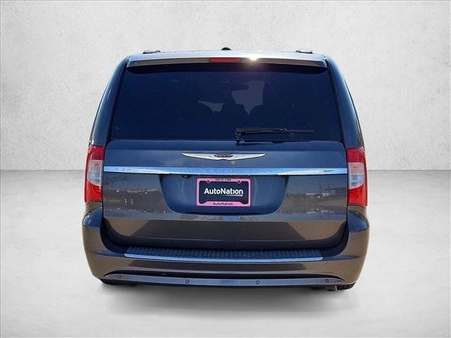 Used 2015 Chrysler Town & Country Touring-L w/ Driver Convenience Group FWD image 7