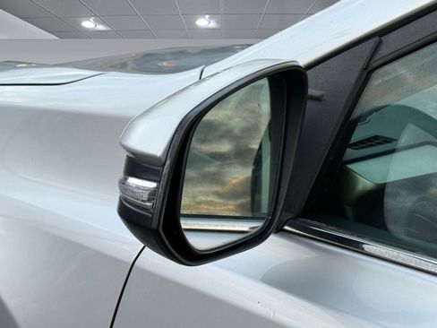 Used 2013 Toyota RAV4 XLE image 21