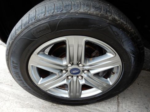 Used 2019 Ford F150 Lariat w/ Equipment Group 502A Luxury image 25