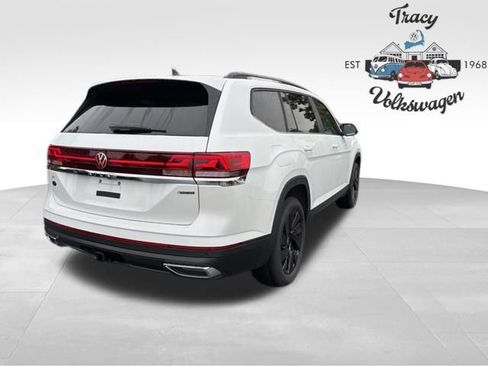 New 2026 Volkswagen Atlas SE image 7