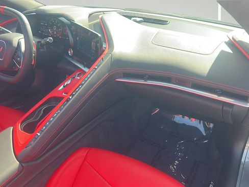 Used 2024 Chevrolet Corvette Stingray Preferred Conv w/ Z51 Performance Package RWD image 19