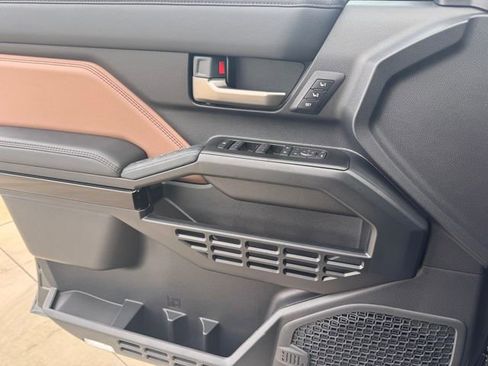 New 2026 Toyota 4Runner Limited AWD/4WD image 17