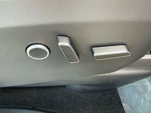 Used 2023 Tesla Model X image 38