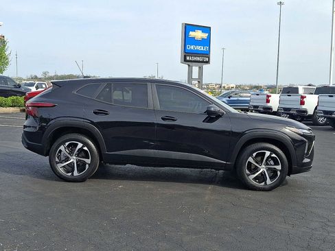 Used 2025 Chevrolet Trax RS w/ Driver Confidence Package FWD image 7