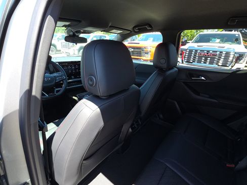 New 2026 Chevrolet Equinox RS w/ Convenience Package III FWD image 27