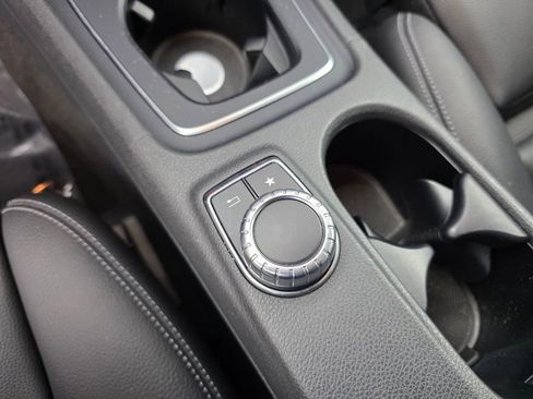 Used 2020 Mercedes-Benz GLA 250 image 24