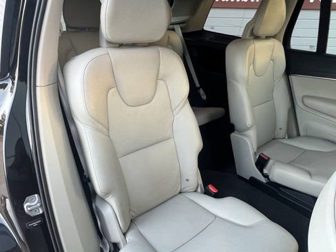 Used 2020 Volvo XC90 T6 Momentum AWD/4WD image 14