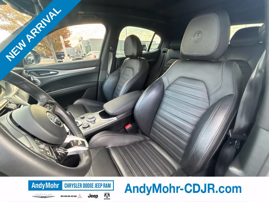 Used 2023 Alfa Romeo Stelvio Veloce AWD/4WD image 13