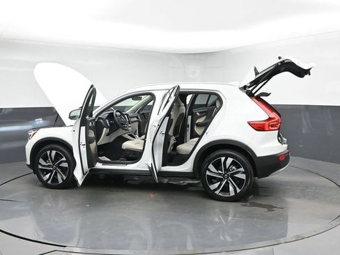 Used 2024 Volvo XC40 B5 Plus w/ Protection Package Premier AWD/4WD image 52