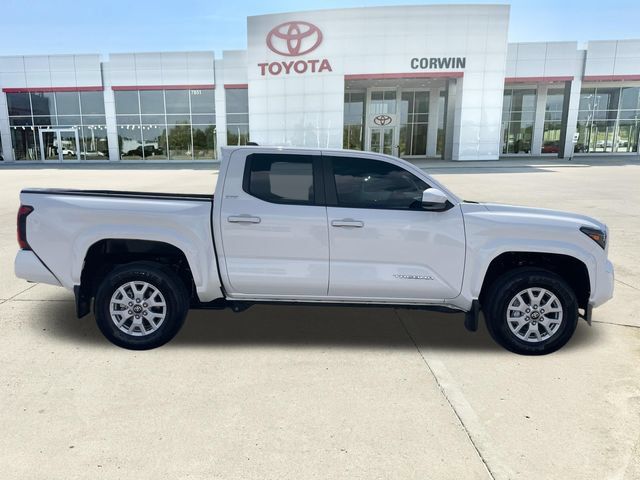 Certified 2026 Toyota Tacoma SR5 AWD/4WD image 6