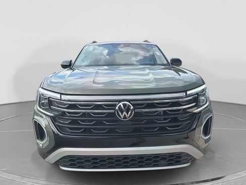 Used 2024 Volkswagen Atlas Peak Edition SEL AWD/4WD image 9