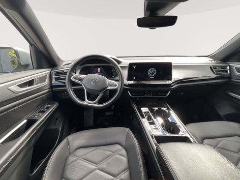 Used 2024 Volkswagen Atlas Cross Sport SE image 12