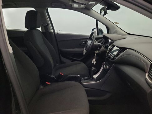 Used 2019 Chevrolet Trax LS FWD image 21