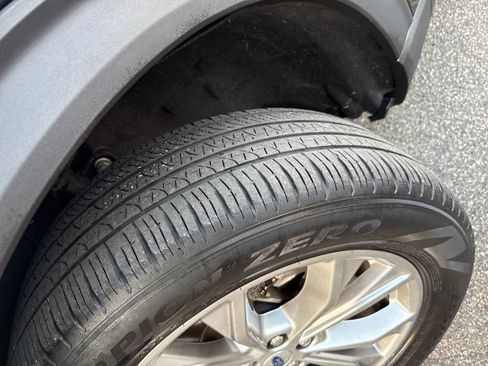 Used 2023 Ford Explorer Limited w/ Equipment Group 301A image 29