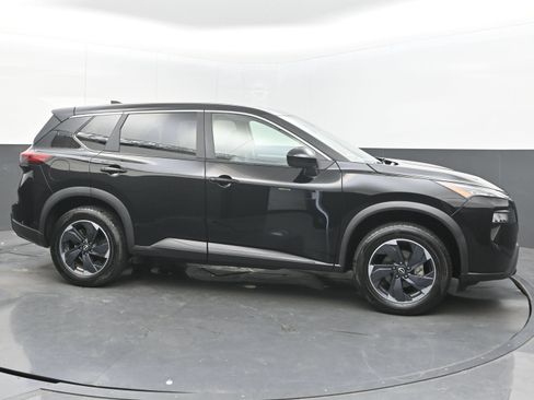 Used 2025 Nissan Rogue SV FWD image 7