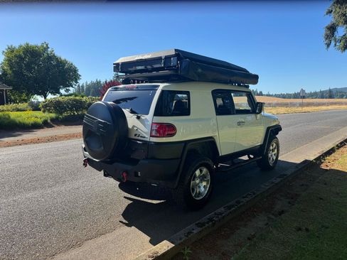 Used 2010 Toyota FJ Cruiser 4WD image 4