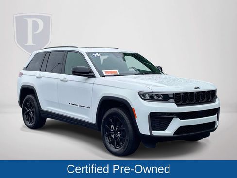 Used 2026 Jeep Grand Cherokee Altitude RWD image 2