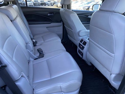 Used 2017 Honda Pilot Touring image 25
