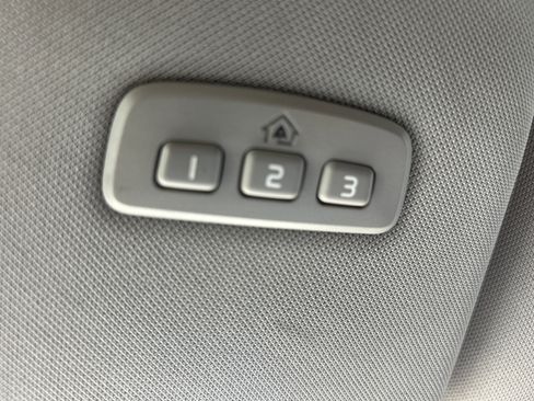 Used 2017 Volvo V60 T5 Cross Country w/ Convenience Package image 29