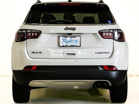 Used 2022 Jeep Compass Limited w/ Sun and Sound Group AWD/4WD image 8