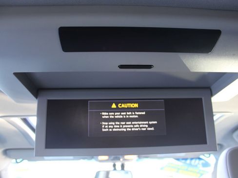 Used 2015 Toyota Sienna Limited Premium FWD image 30