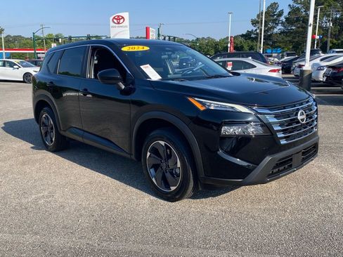 Used 2024 Nissan Rogue SV FWD image 1