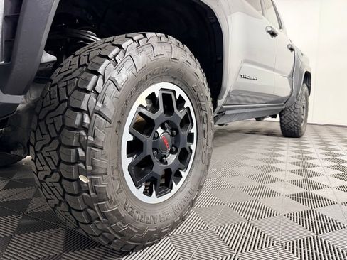 Used 2024 Toyota Tacoma TRD Off-Road w/ TRD Off Road Premium Package AWD/4WD image 12