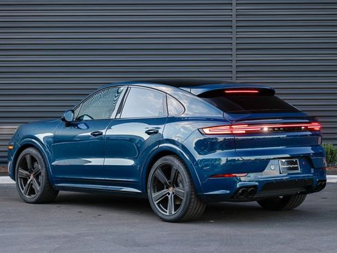 New 2025 Porsche Cayenne Coupe image 3