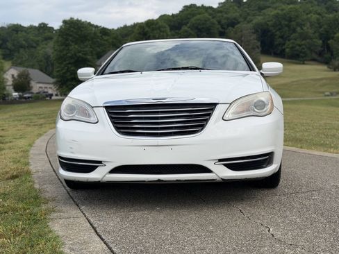 Used 2012 Chrysler 200 Touring FWD image 6