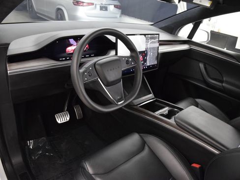 Used 2022 Tesla Model X image 22