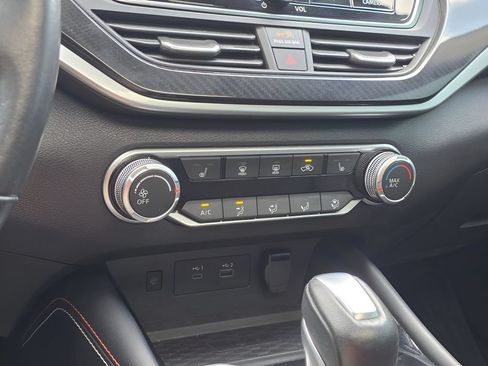Used 2023 Nissan Altima 2.5 SR w/ SR Premium Package FWD image 23