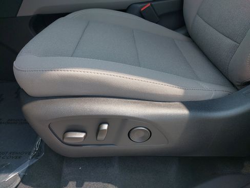 New 2025 GMC Acadia Elevation image 31