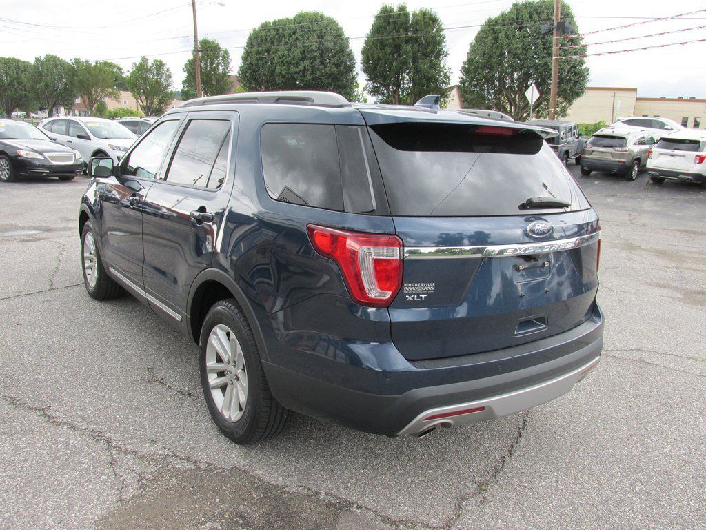 Used 2017 Ford Explorer XLT w/ Equipment Group 201A FWD image 5