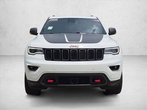 Used 2019 Jeep Grand Cherokee Trailhawk w/ Trailhawk Luxury Group AWD/4WD image 2