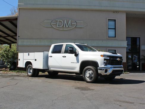 Used 2024 Chevrolet Silverado 3500 W/T w/ WT Convenience Package image 5
