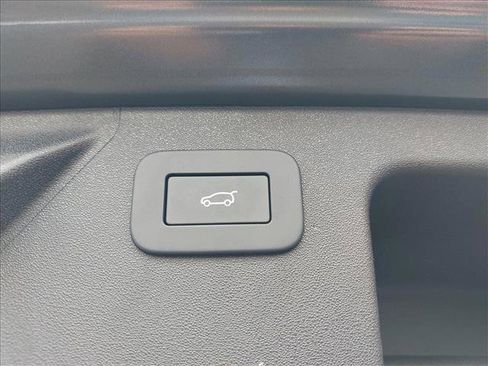 New 2025 Land Rover Discovery Sport S image 13