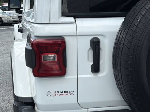 Used 2024 Jeep Wrangler Unlimited Sahara AWD/4WD image 5