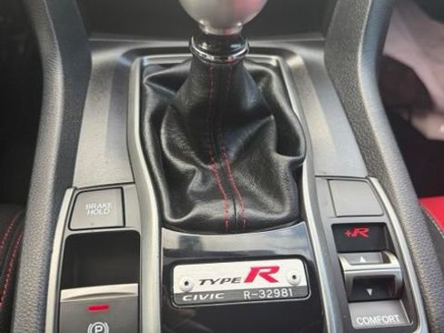 Used 2019 Honda Civic Type R image 16