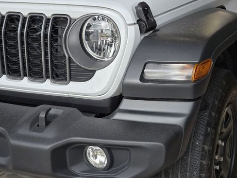 Used 2025 Jeep Wrangler Sport image 8