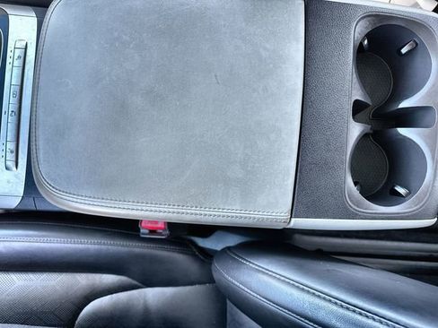 Used 2024 Kia Carnival LX image 24