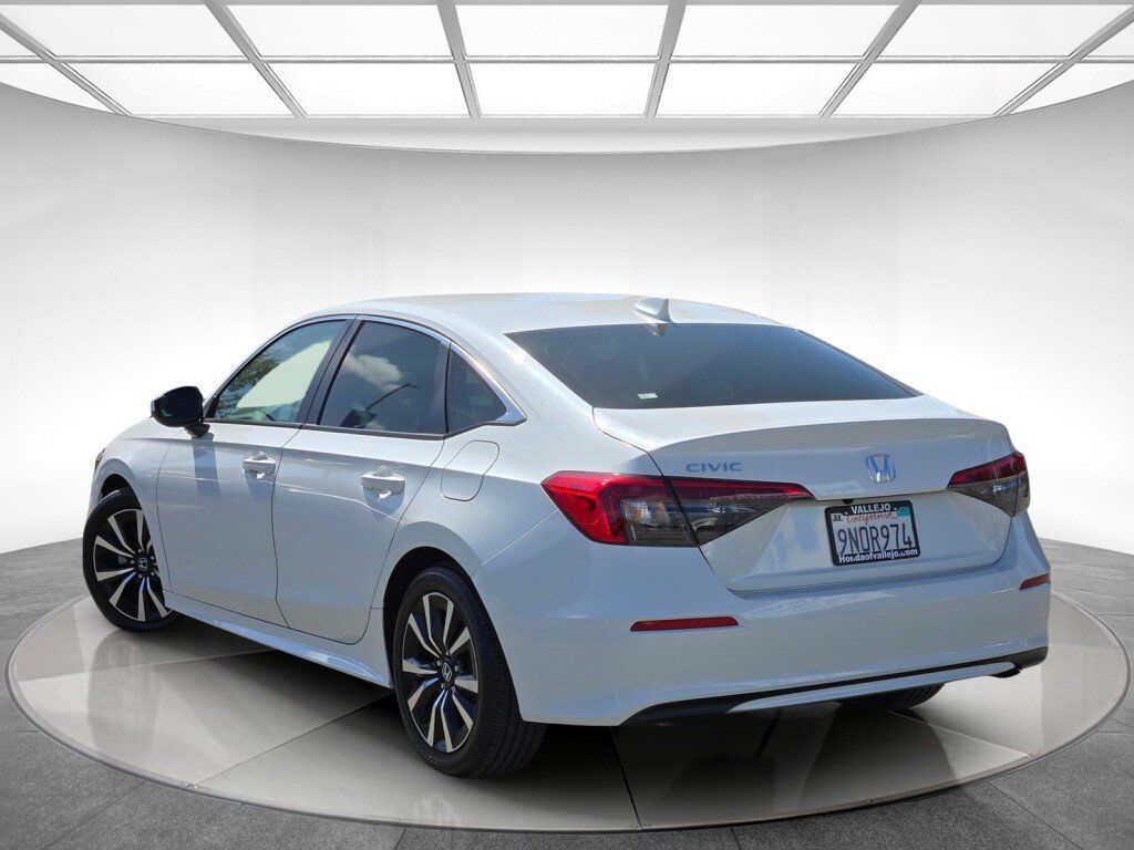 Certified 2024 Honda Civic EX image 5